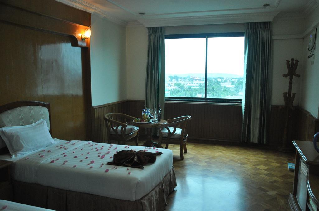 Great Wall Hotel Mandalay Esterno foto