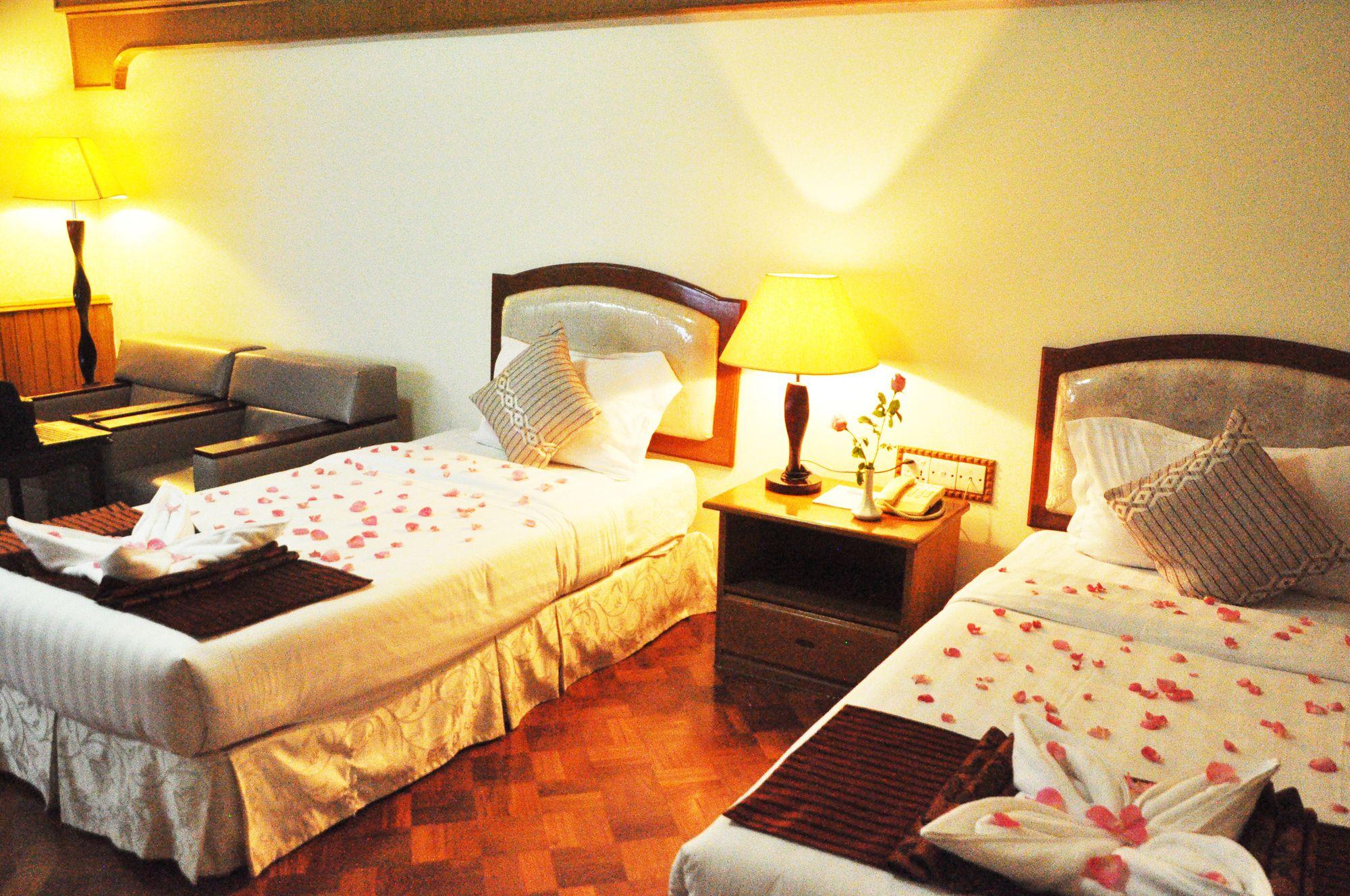 Great Wall Hotel Mandalay Esterno foto